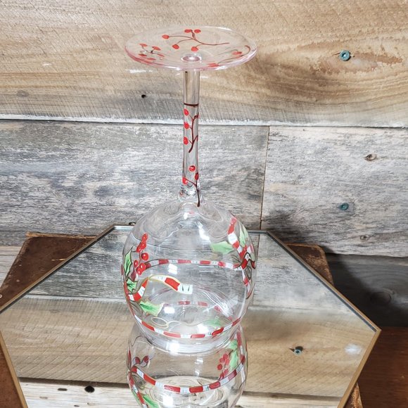 Handpainted Burgundy Wine Glass - Ribbon & Holly - Picture 6 of 6